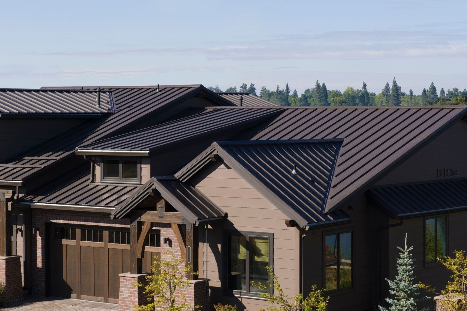 Finished residential roof on a home in Gresham, Oregon